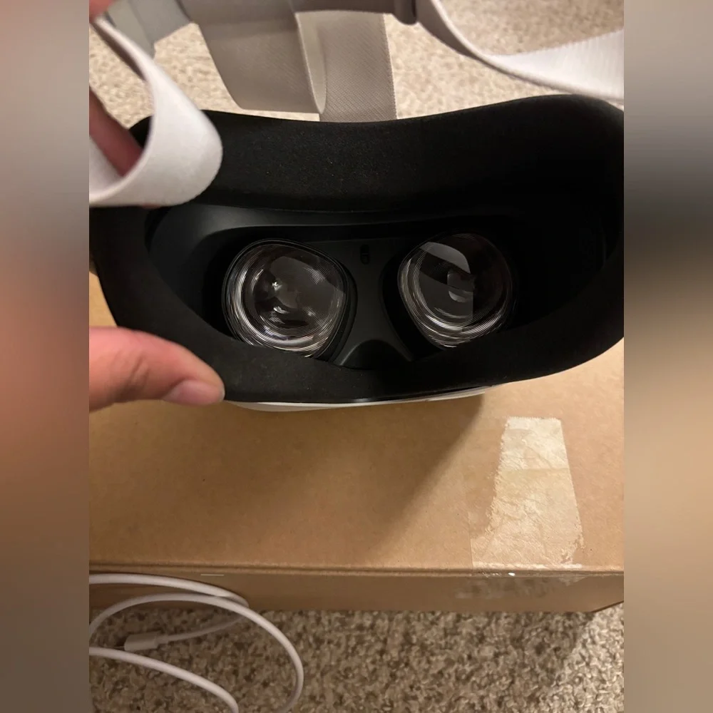 META QUEST 2 IMMERSIVE ALL IN ONE VIRTUAL REALITY HEADSET